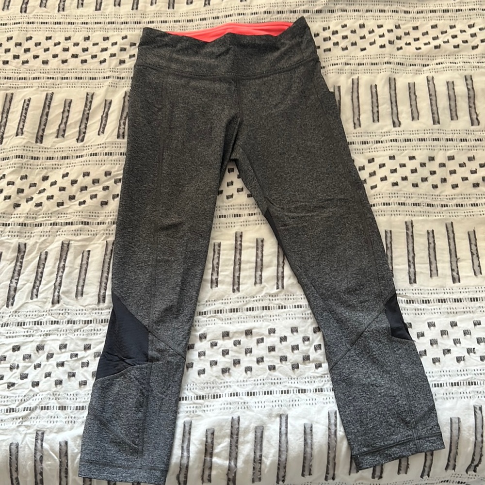 LuLu Lemon Grey Cropped Leggings size 4